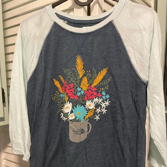 North Face - youth XL Baseball Style Tee - Picture 1 of 2